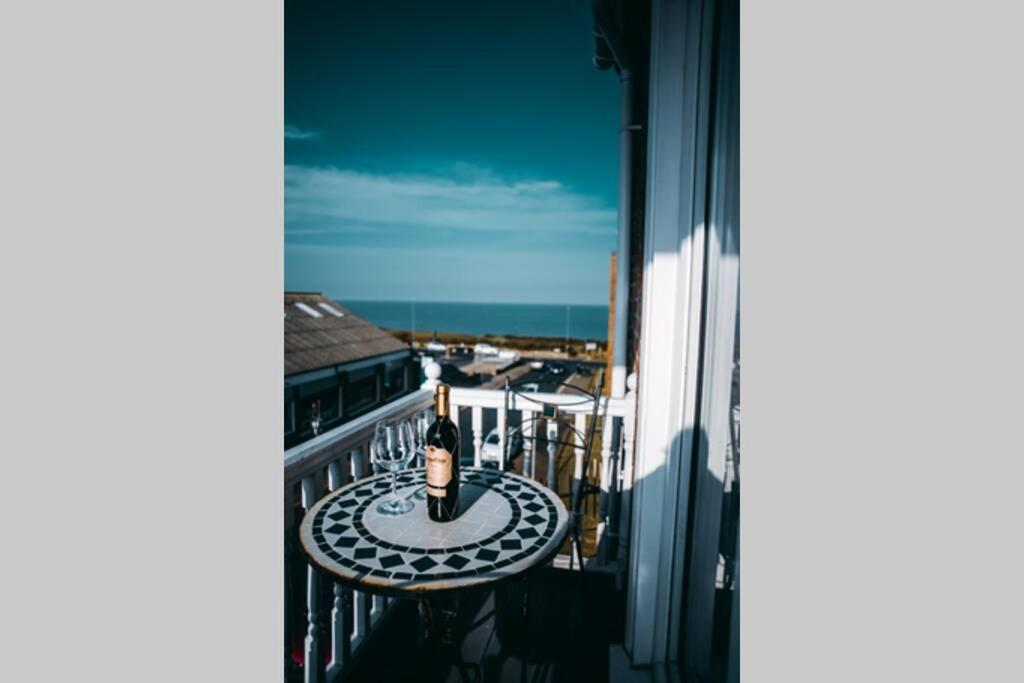 Glide Surf Casa Apartment Cromer Exterior foto